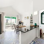 Home2book Sunlit & Stylish In 아파트